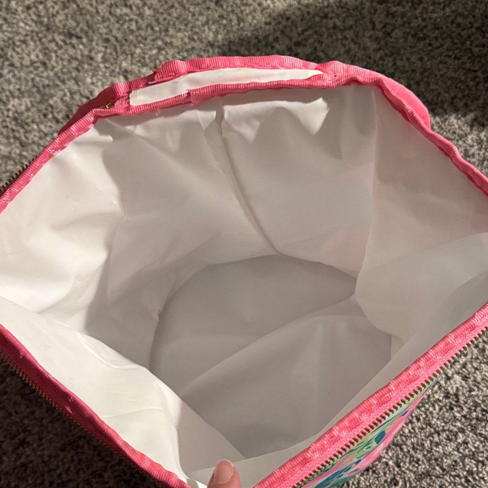 Lilly Pulitzer Pink and Green Floral Cooler Bag - Picture 3 of 6